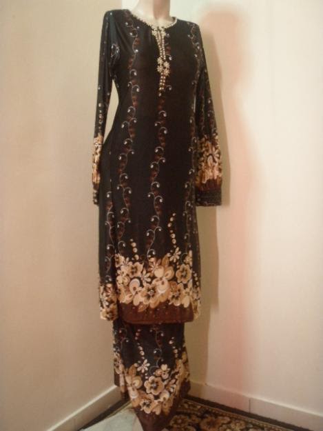 dinner dress black and gold muslimah