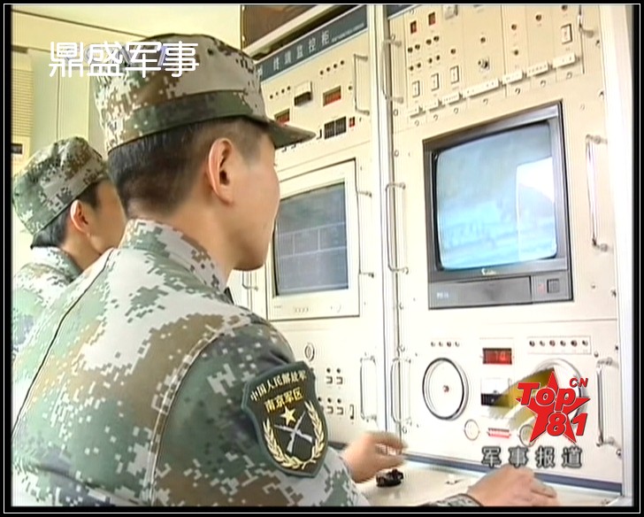 南京军区无人机部队装备的无人机操控台