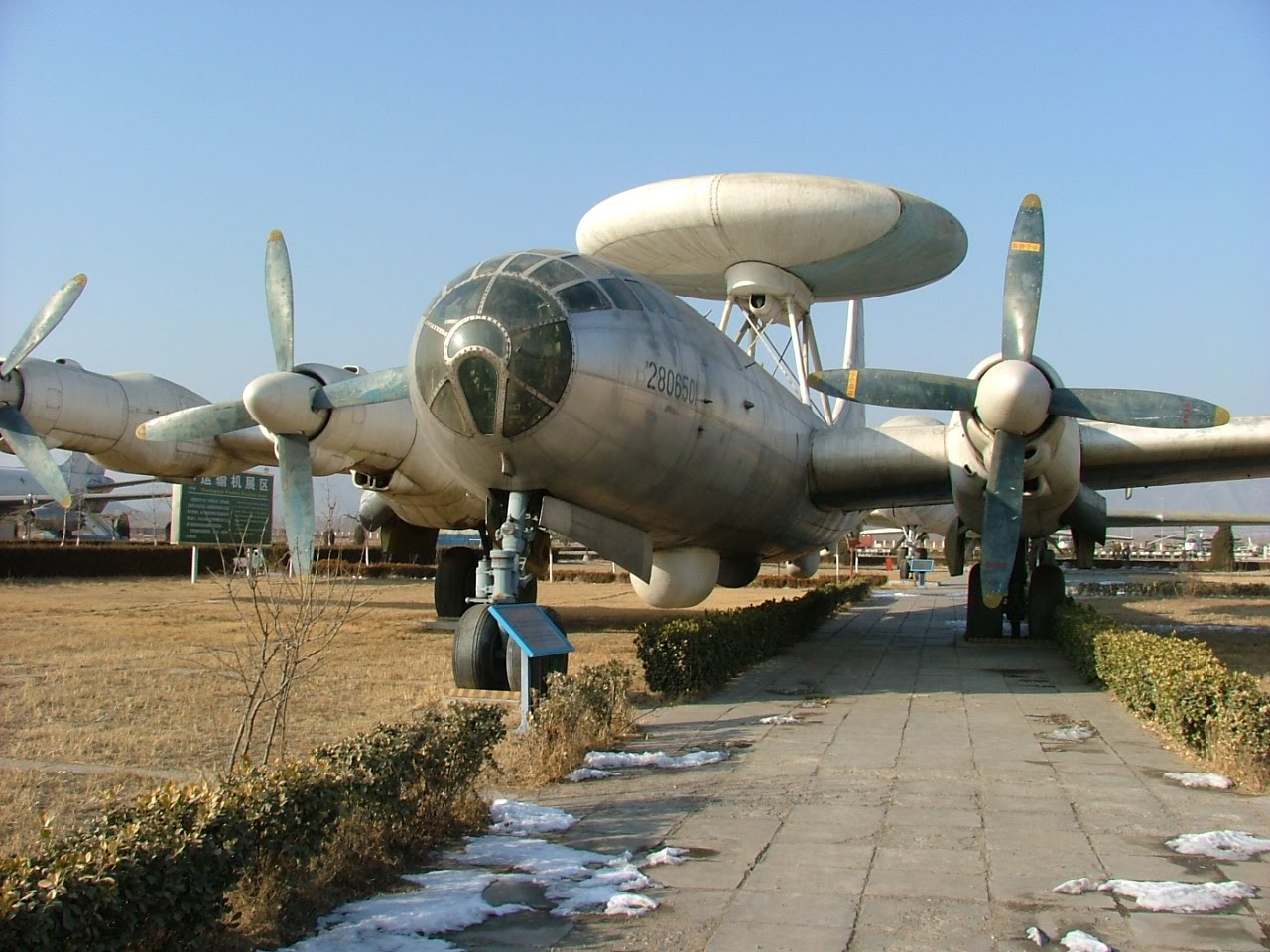 [TU4-AWAC.JPG]