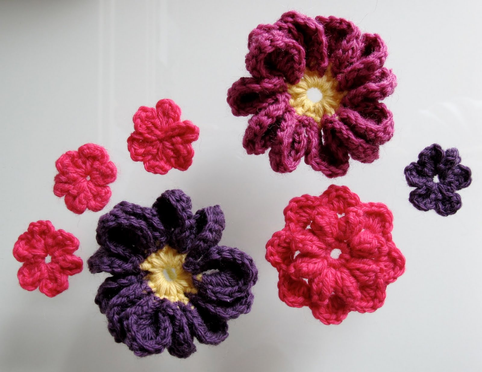 HOW TO CROCHET A FLOWER - Crochet ? Learn How to Crochet