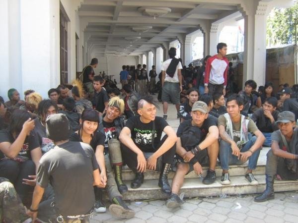 Kasa Outsiders mempunyai ilmu sosial dan kelompok sosial