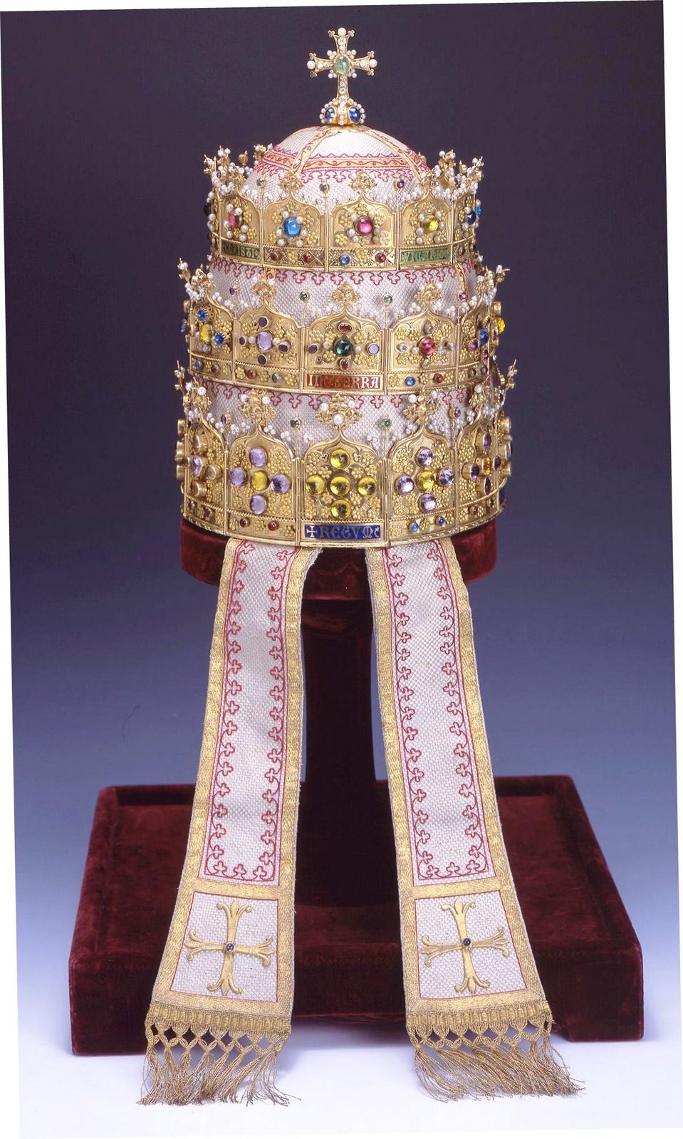 [TiaraPiusIX-2.jpg]