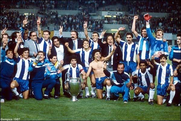 http://2.bp.blogspot.com/_41M6XXaXmNI/TPd66IpsFkI/AAAAAAAADCg/s1r2bocWXL0/s1600/fcporto1987.jpg