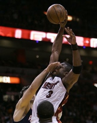dwyane wade dunks