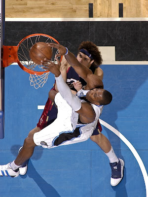 Dunks On Anderson Varejao dwyane wade posterizes anderson varejao. Dunks On Anderson Varejao