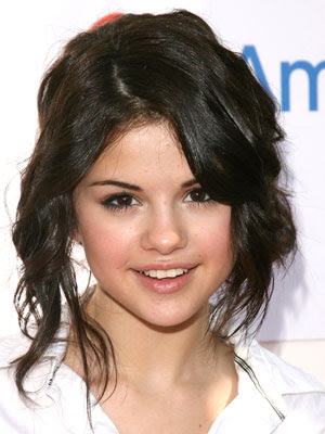 Selena Gomez Hot