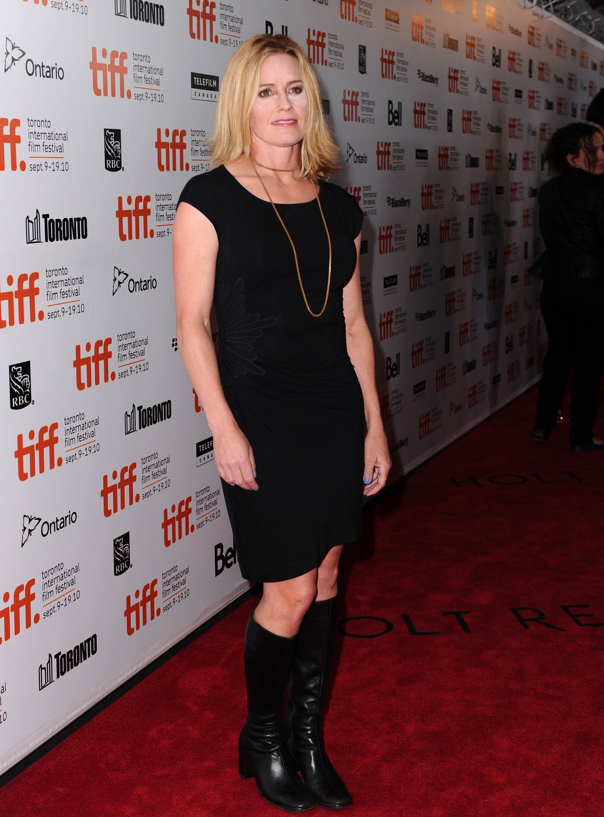 Celebrity Whereabouts: Elisabeth Shue at the 