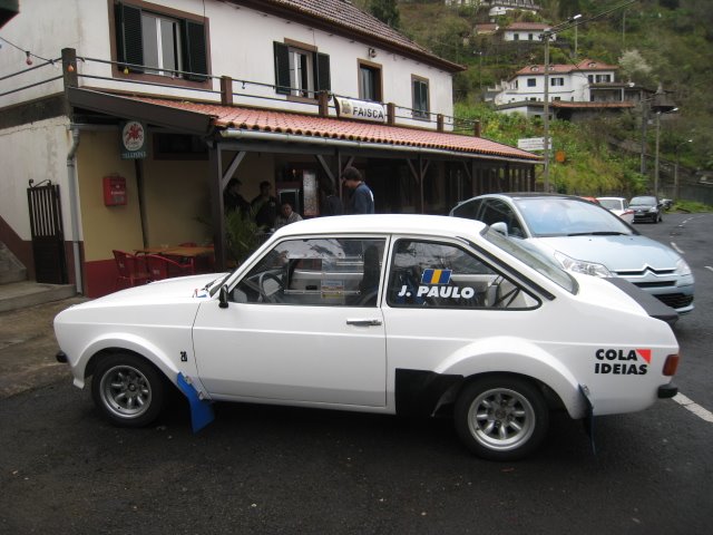 [FordEcortRS2000a.JPG]