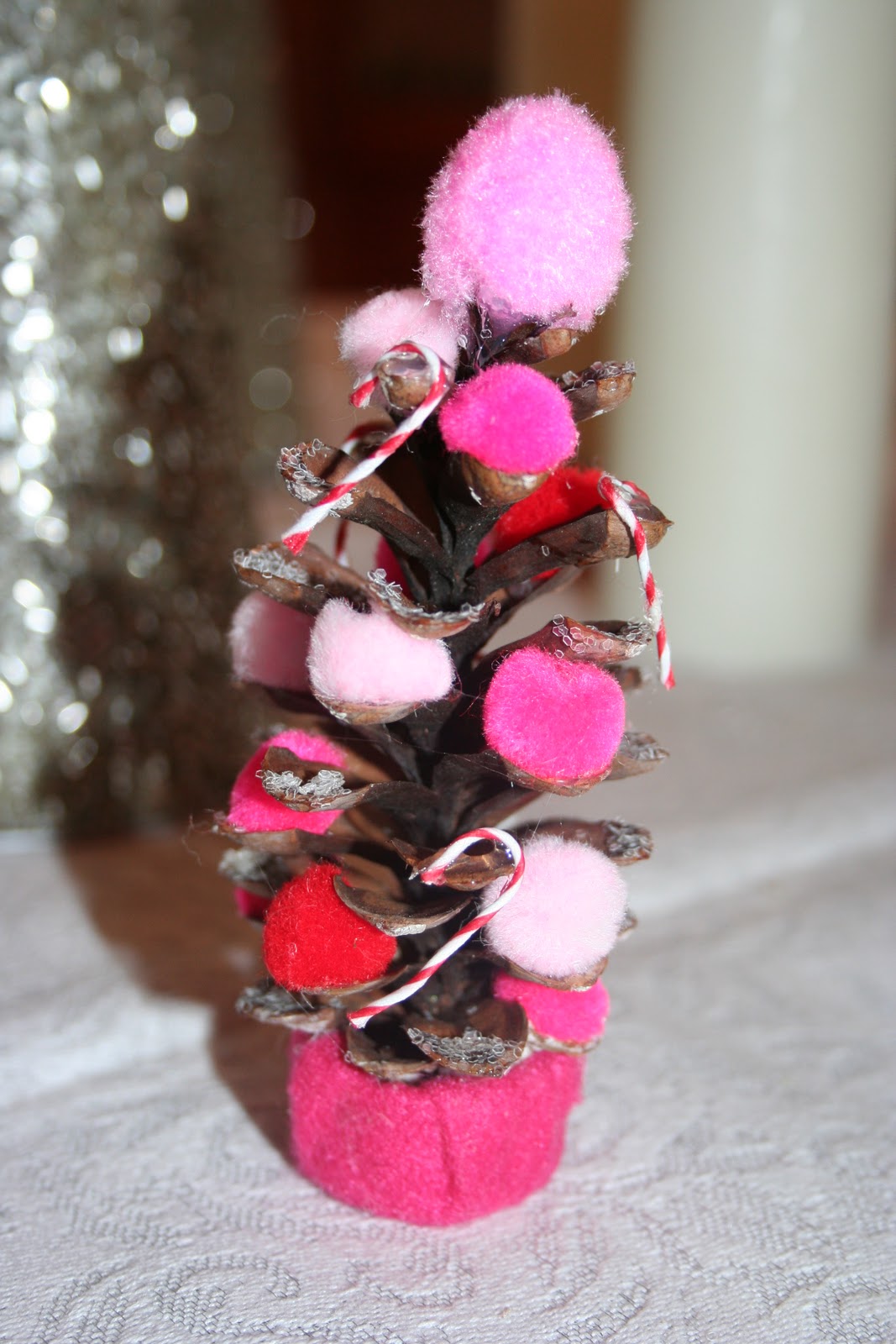 Crafty Family: A Holiday Craft to Start Off My Blog