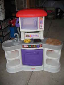 little tikes gourmet kitchen