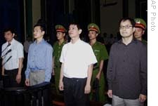 [ap_vietnam_dissidents_trial_210.jpg]