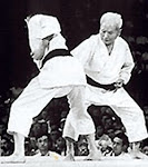 Sensei Funakushi en kumite.