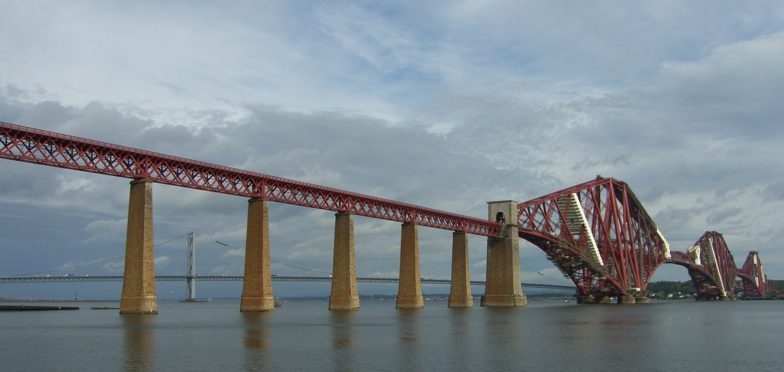 [May+Photograph+of+Forth+Railway+Bridge+Scotland.jpg]