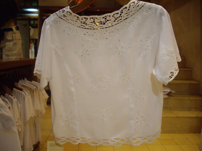 Uluwatu White Lace, Mid-Sleeved Blouse, Round Neck, Reverse Side