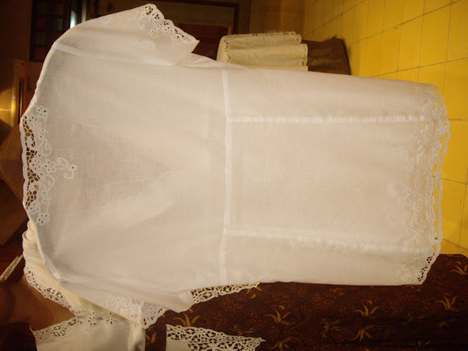 Uluwatu White Lace Blouse, Mid-Length Sleeve, V-Neck, Reverse side