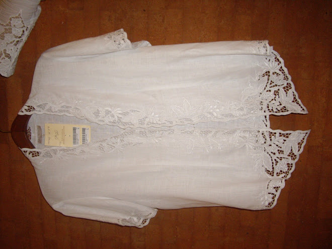 Uluwatu Boxy Style White Lace Blouse, Lace Trim down the Center,  Garment Bottom, on Sleeves