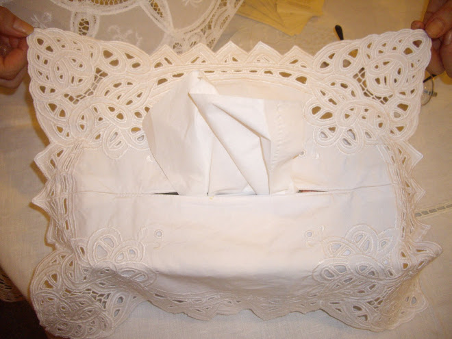 Uluwatu White Lace Tissue Box Cover