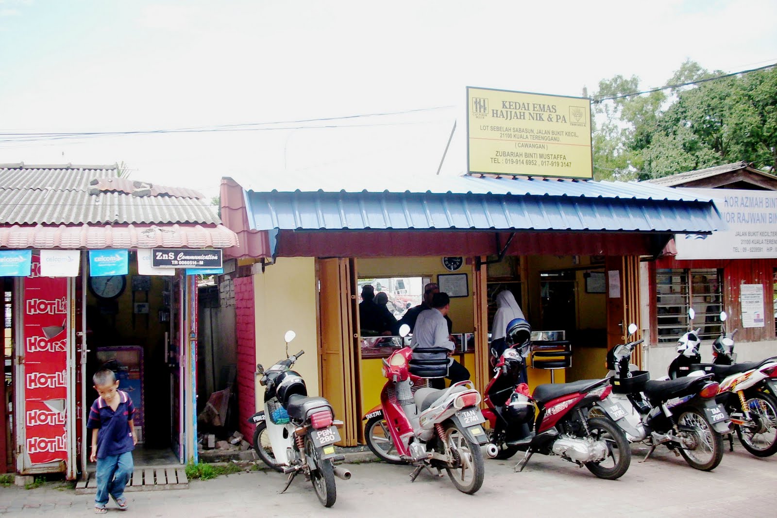 KEDAI EMAS ONLINE NIKPA JEWELS Cawangan Kuala Terengganu. (Sebelah