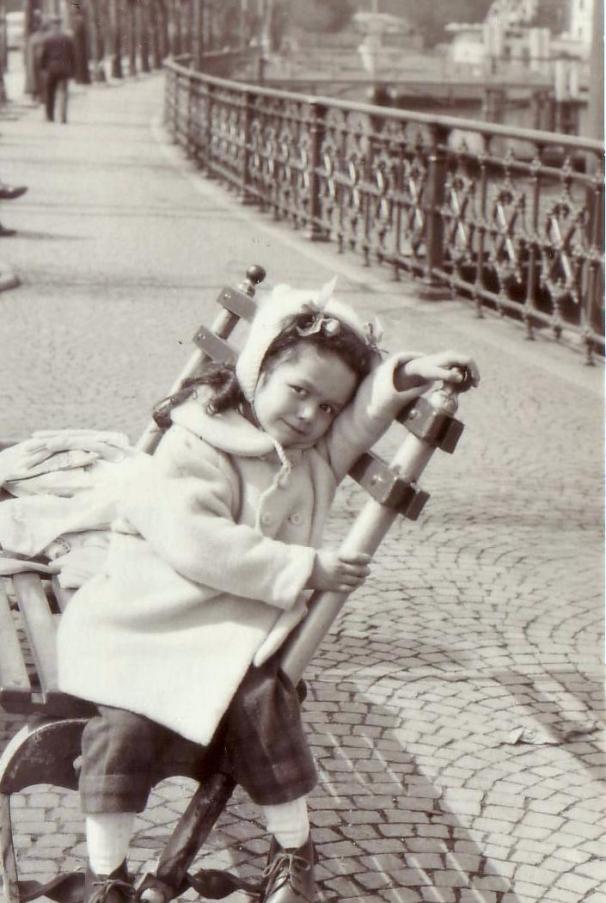 [lucianapiccolalungolago.JPG]