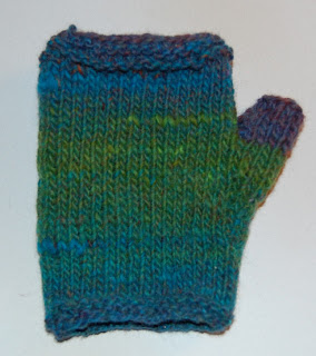 knitting knit fingerless glove