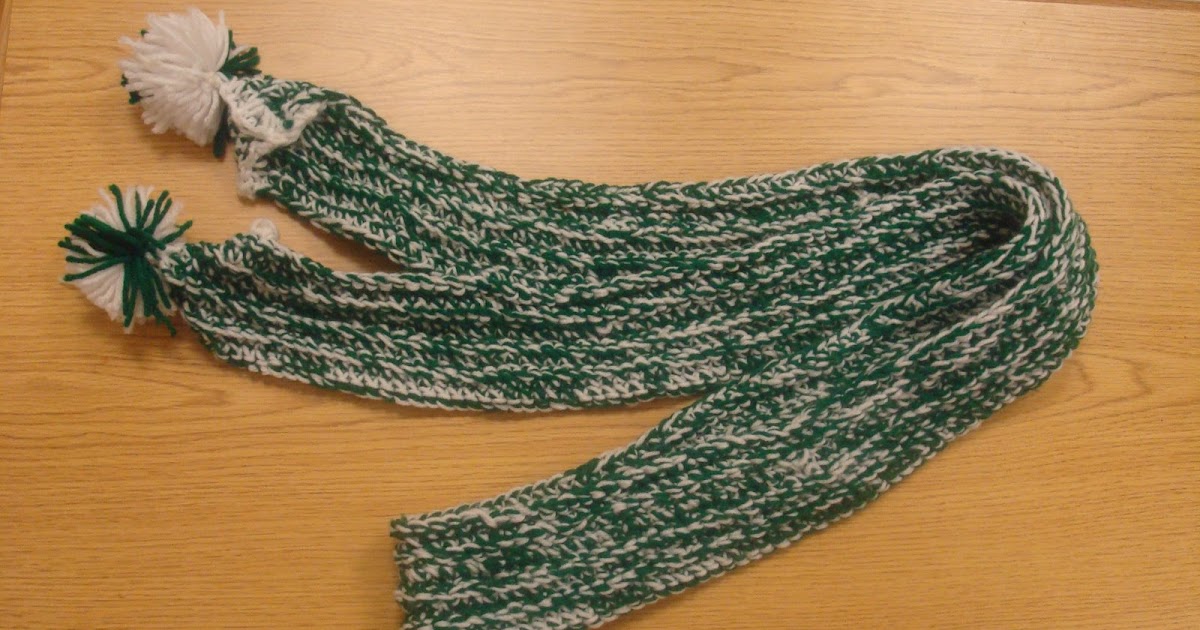 The Kollegiate Hooker: Easy Pointed End Scarf