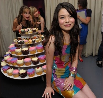 TeenCelebBuzz: Happy Birthday Miranda Cosgrove!