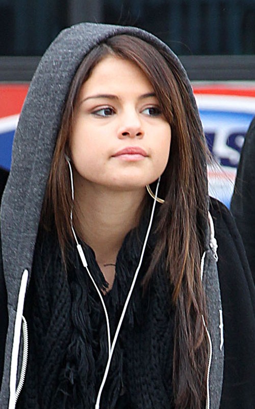 selena gomez new haircut 2010. Selena Gomez was spotted selena gomez new haircut 2010. selena gomez new haircut 2010. Selena Gomez was spotted