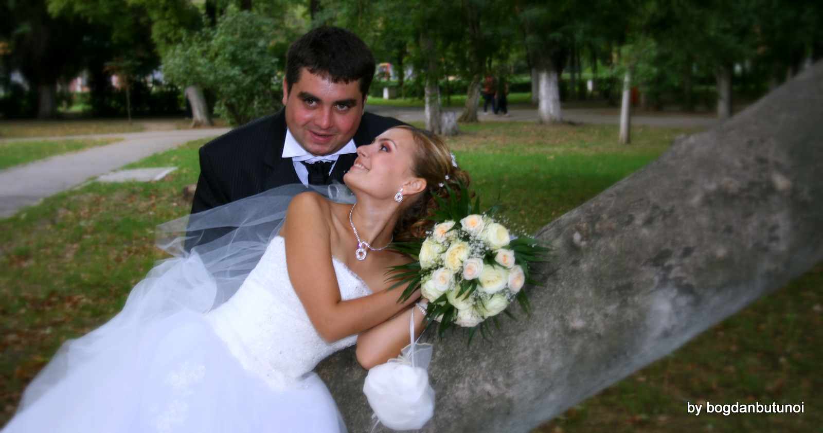 [nunta+liviu+si+mihaela+570.jpg]