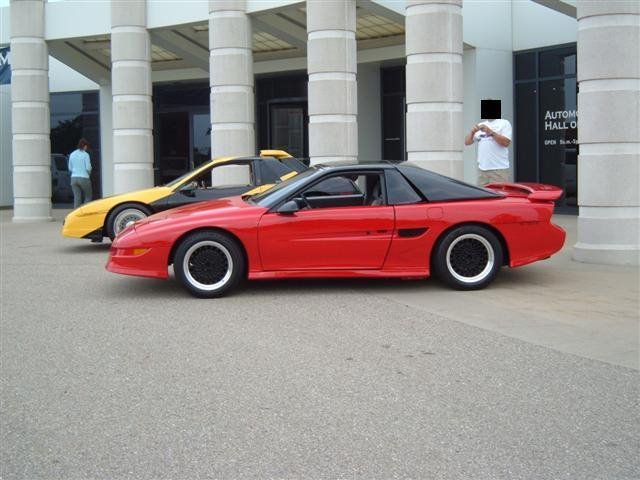 [1990+Fiero+GT+Concept+Car..bmp]