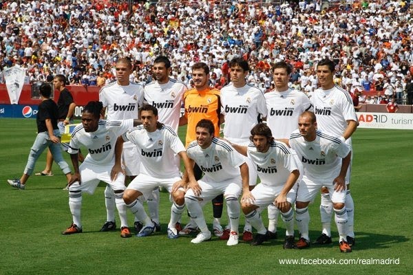 real madrid wallpapers 2011. Real Madrid Football Team