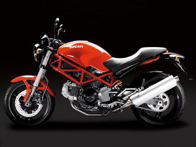 Ducati MONSTER 695 engine