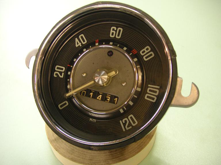 [oval+tach.JPG]