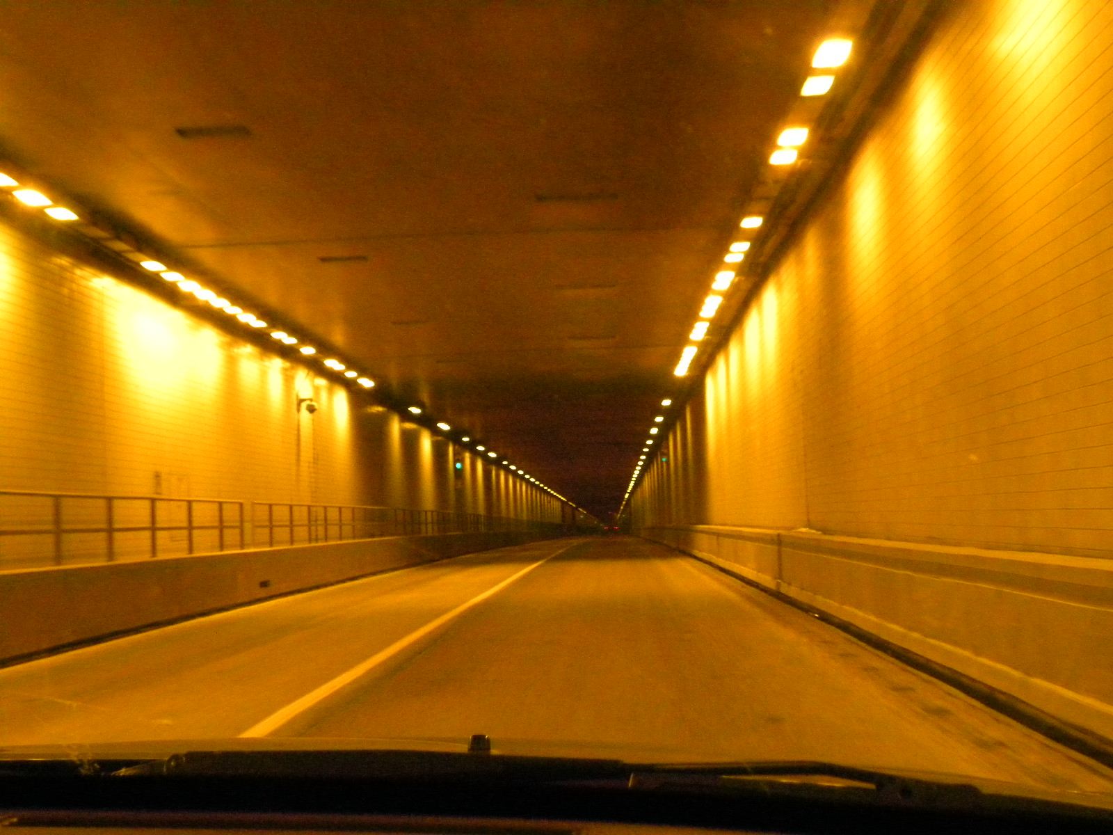 [tunnel.eastriver.3.jpeg]