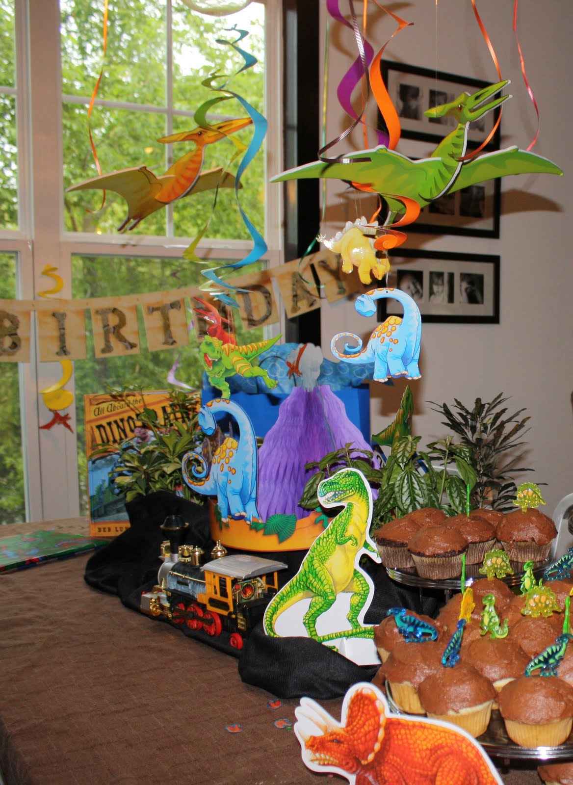 Dinosaur Party Decoration Ideas Dinosaur Party Decoration Ideas