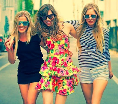 http://2.bp.blogspot.com/_4eVrPRDAWpg/SdSpRmNFGDI/AAAAAAAACKo/zsMA1UKOaPk/s400/Bikboks%2520modebloggmodeller.jpeg