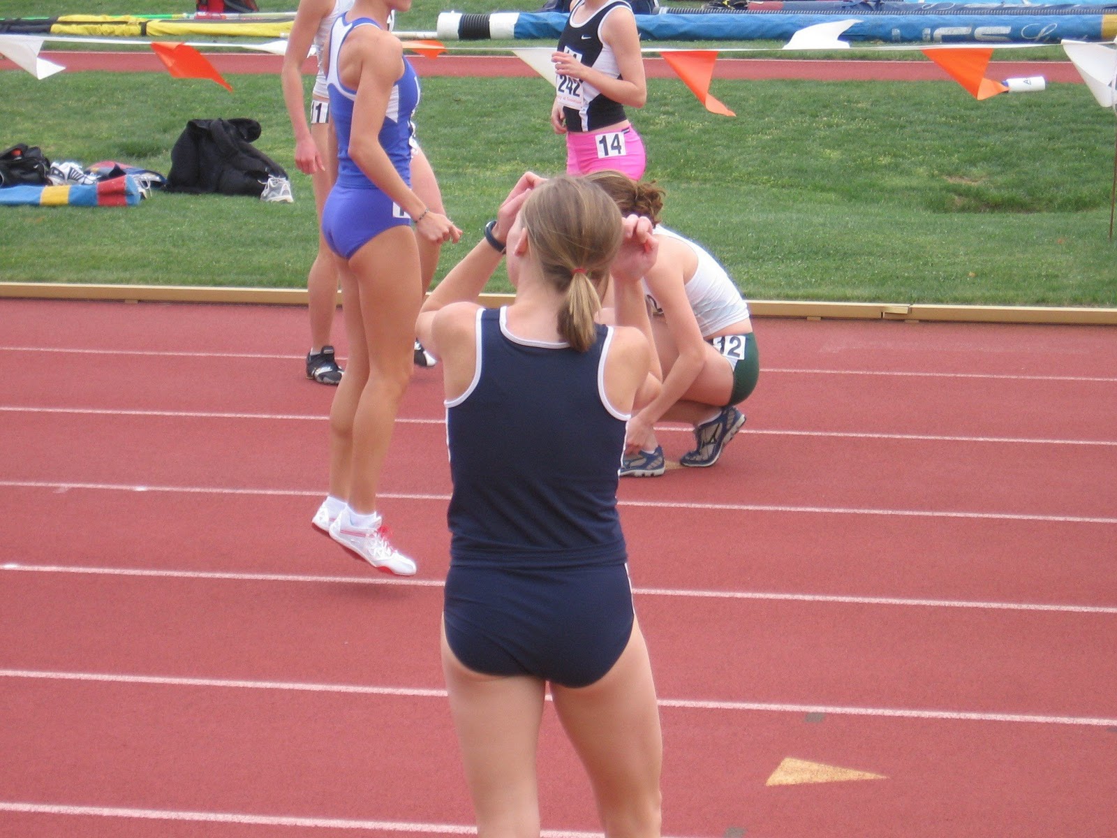 Spandex Girls Pictures of athletic girls in spandex shorts