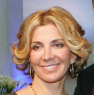 Natasha Richardson Curly Hairstyle