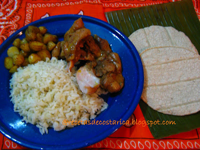Cocina Costarricense: pollo sudado Pollo+hojas+pltn+%287%29