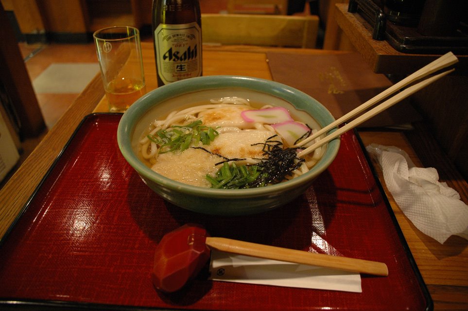 [NRT+Tokyo+-+Ramen+or+big+bowl+of+noodles+in+a+meat+broth+with+Asahi+beer+bottle+3008x2000.jpg]