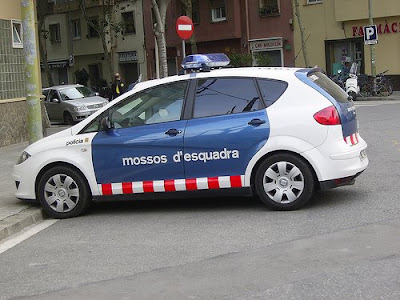 الشرطة المحلية لكطالونيا  mossos d'esquadra Mossos+de+esquadra