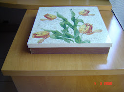 Caixa floral com craquelê