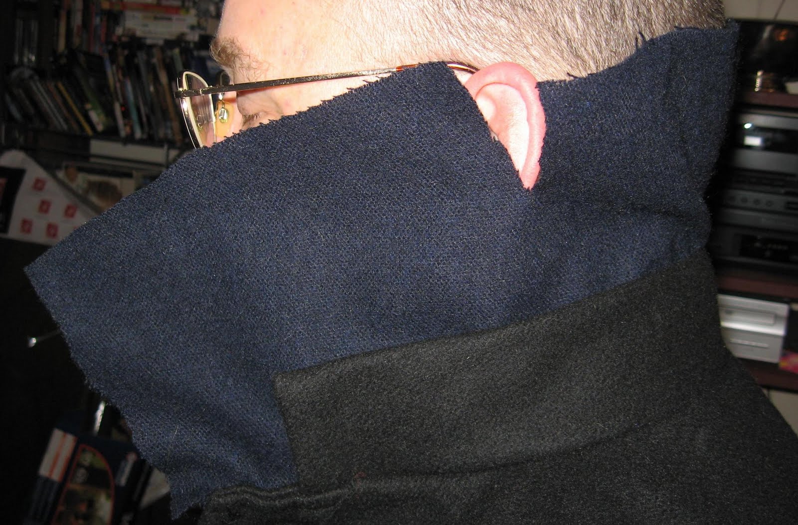 [1st+collar+slit+side.JPG]