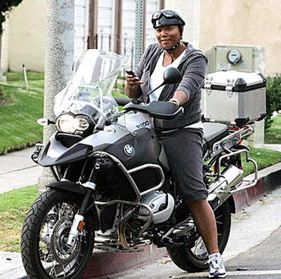queen-latifah-motorcycle.jpg