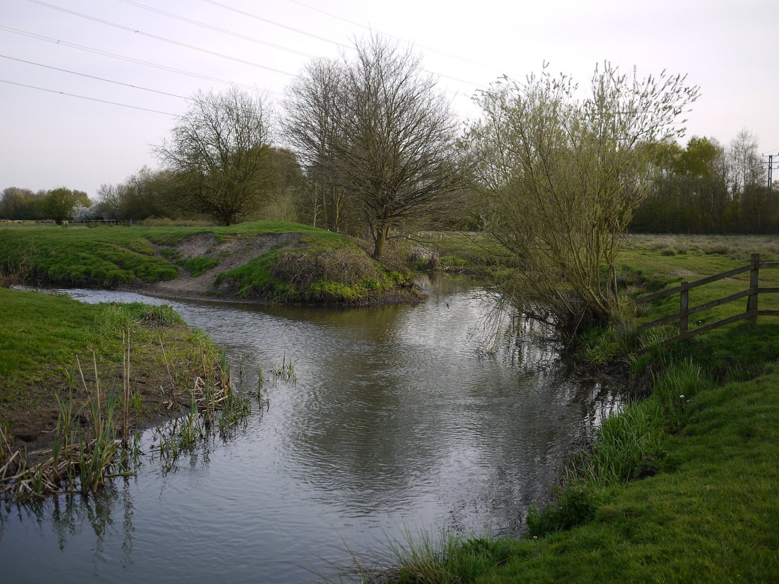 Walking in the country Sandhurst to Farnborough (Blackwater Valley Path 3)
