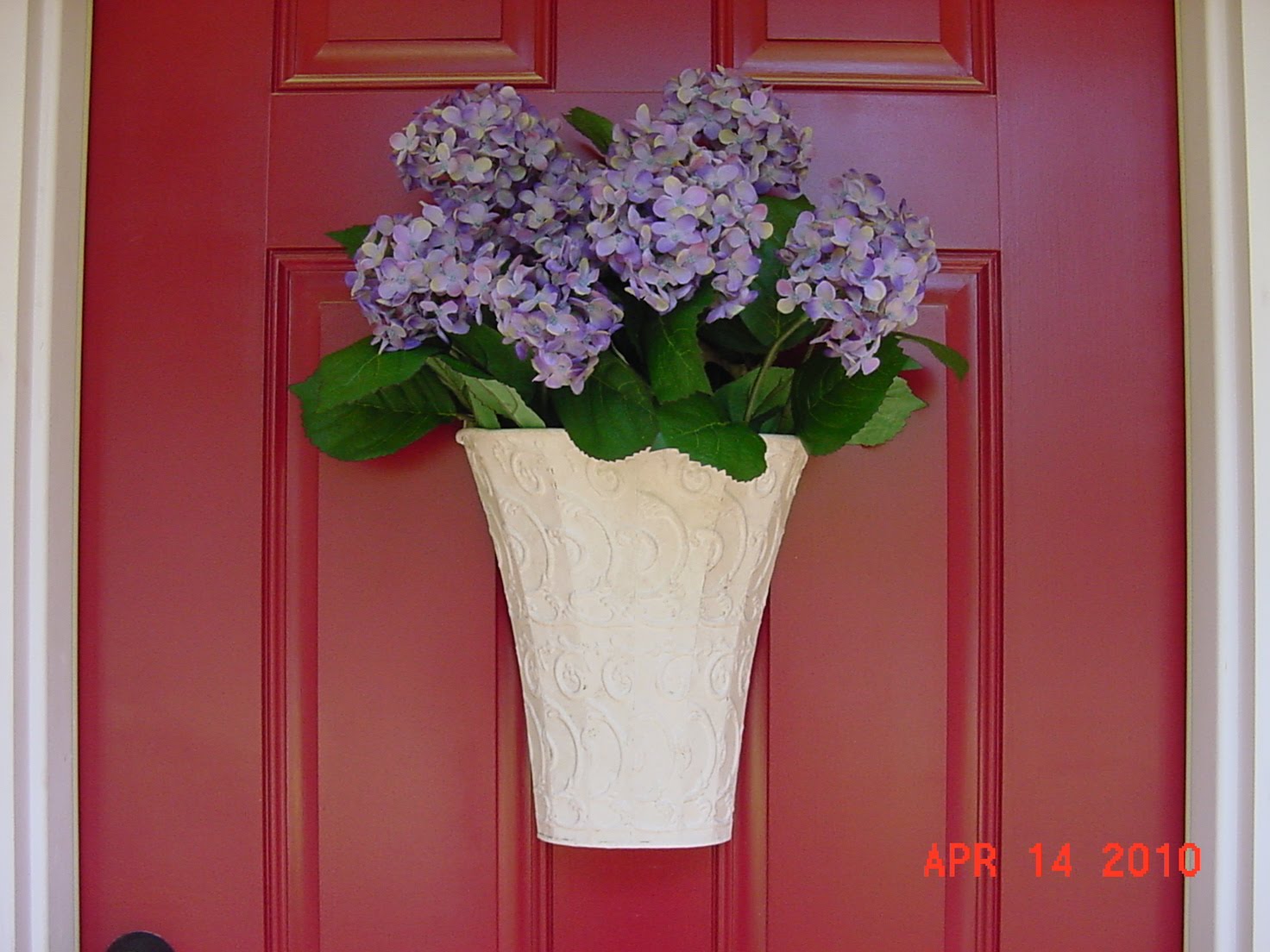 The Happy Homebody Love these Fake Hydrangeas