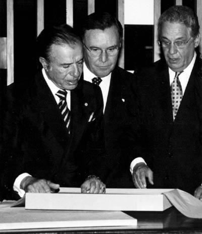 [fhc+menem.jpg]
