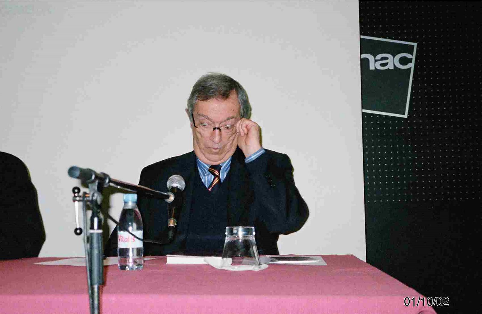 [R001-009.JPG]
