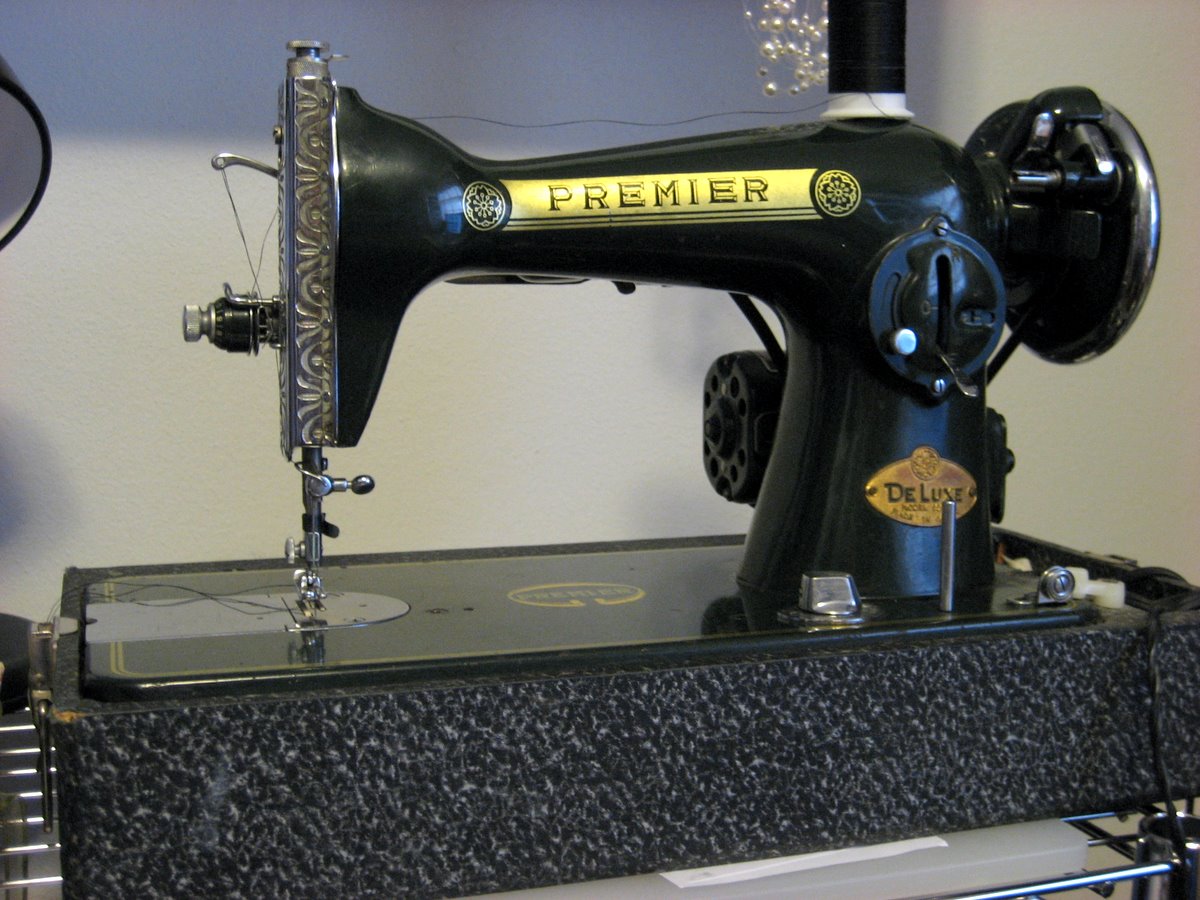 Just Us, in Iowa!: Premier DeLuxe Model 1953