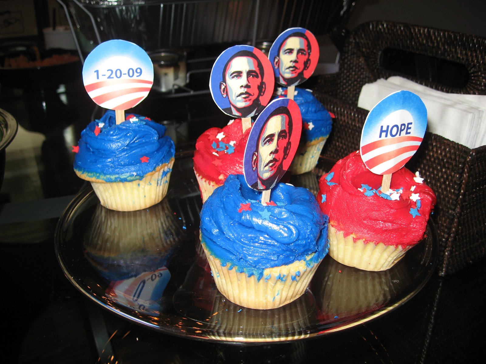[cupcakes.JPG]
