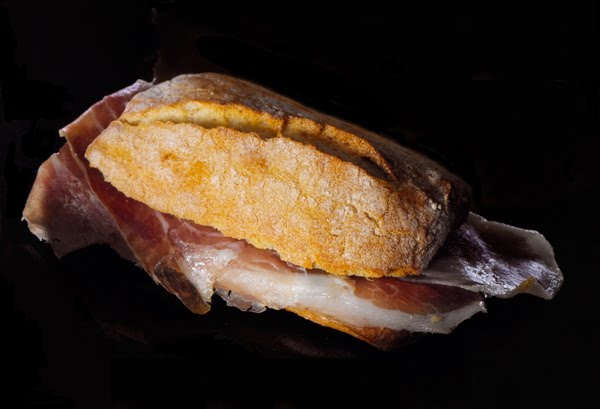 Bocadillo_jamon_piminento_verde_queso_negro_Catering_Donostia_San_sebastian_Guipuzcoa_Gipuzkoa_6JBi7y.jpg